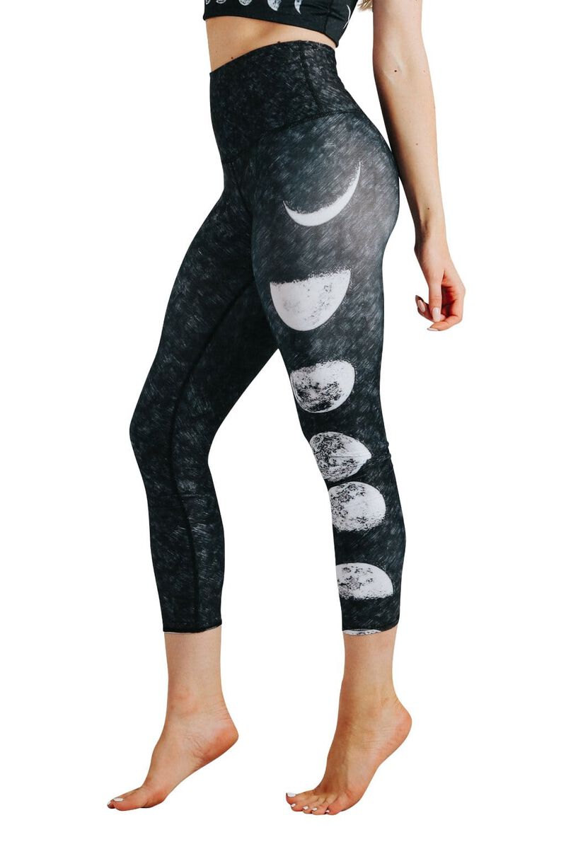 Capri Legging - Just a Dark Moon image number 0