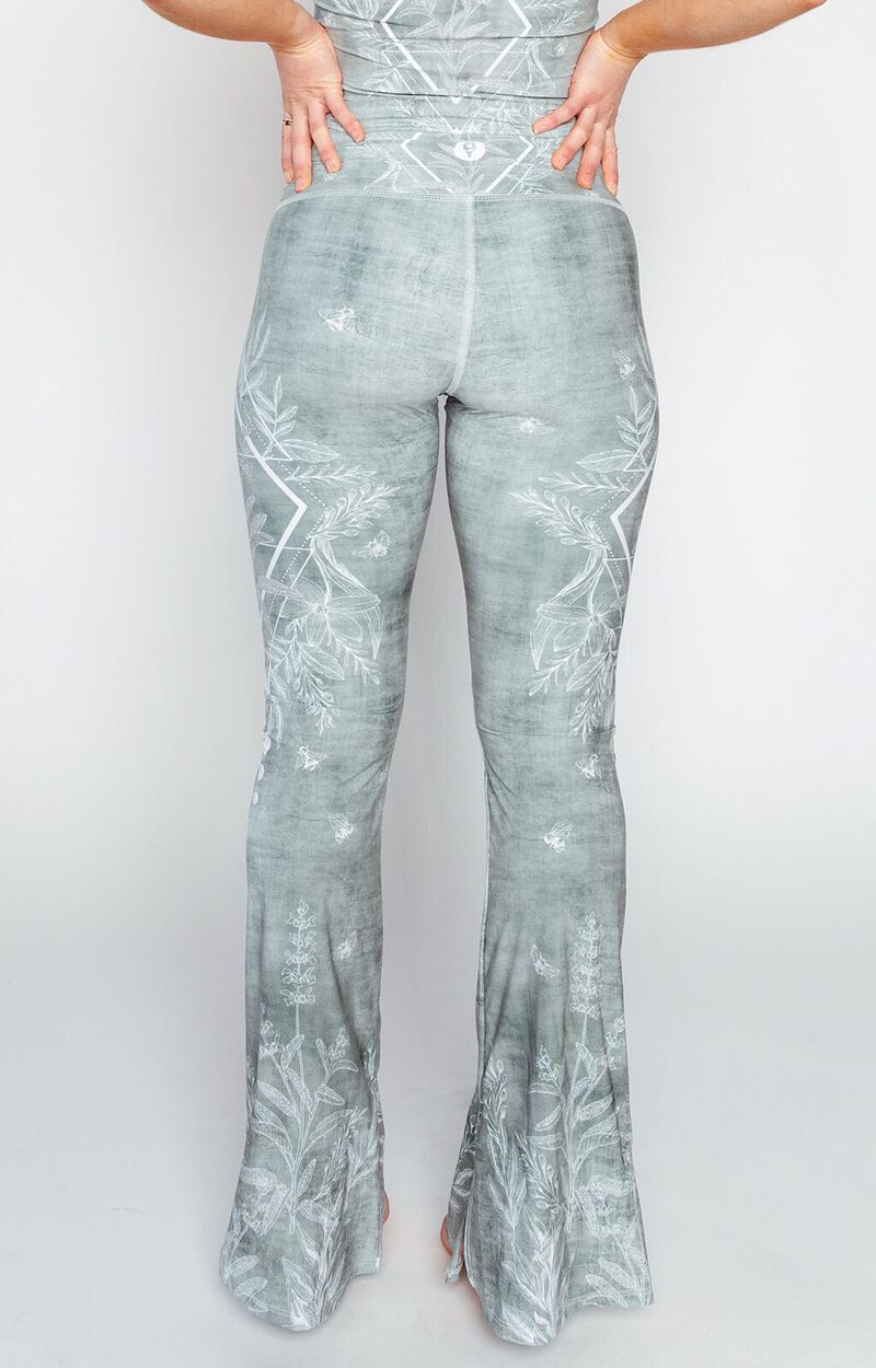 Split 'N Flare Pant - Pure Sage image number 4