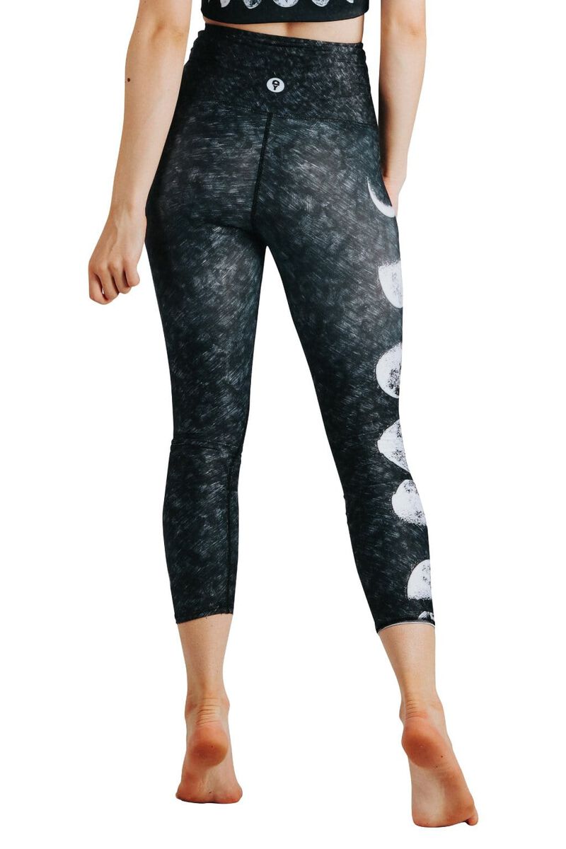 Capri Legging - Just a Dark Moon image number 3