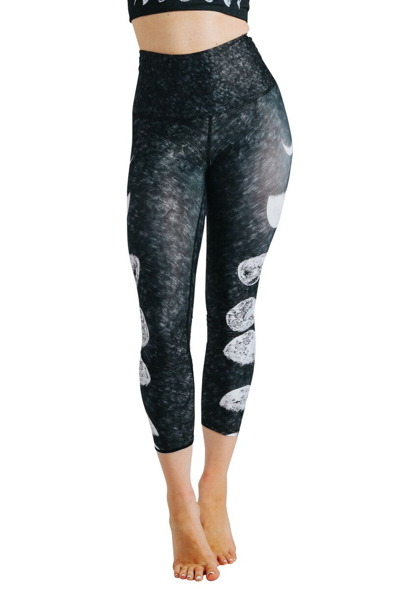 Capri Legging - Just a Dark Moon image number 2