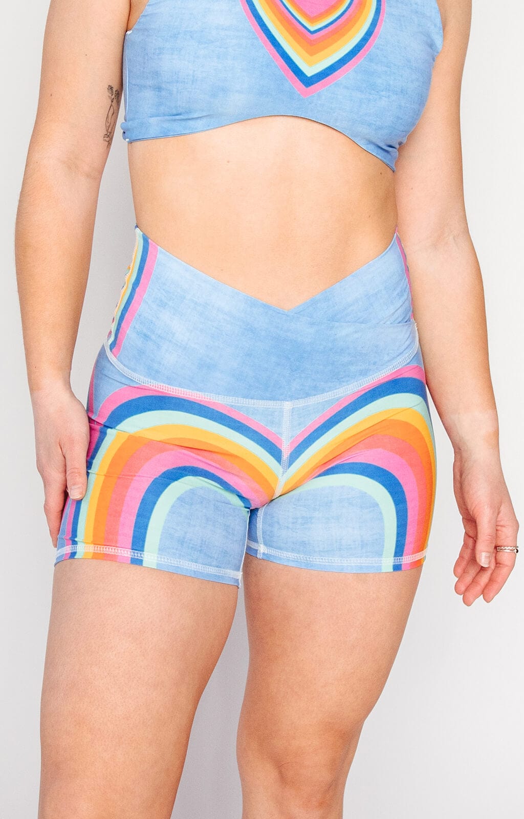 Movement Short - Rainbow Love image number 1.0