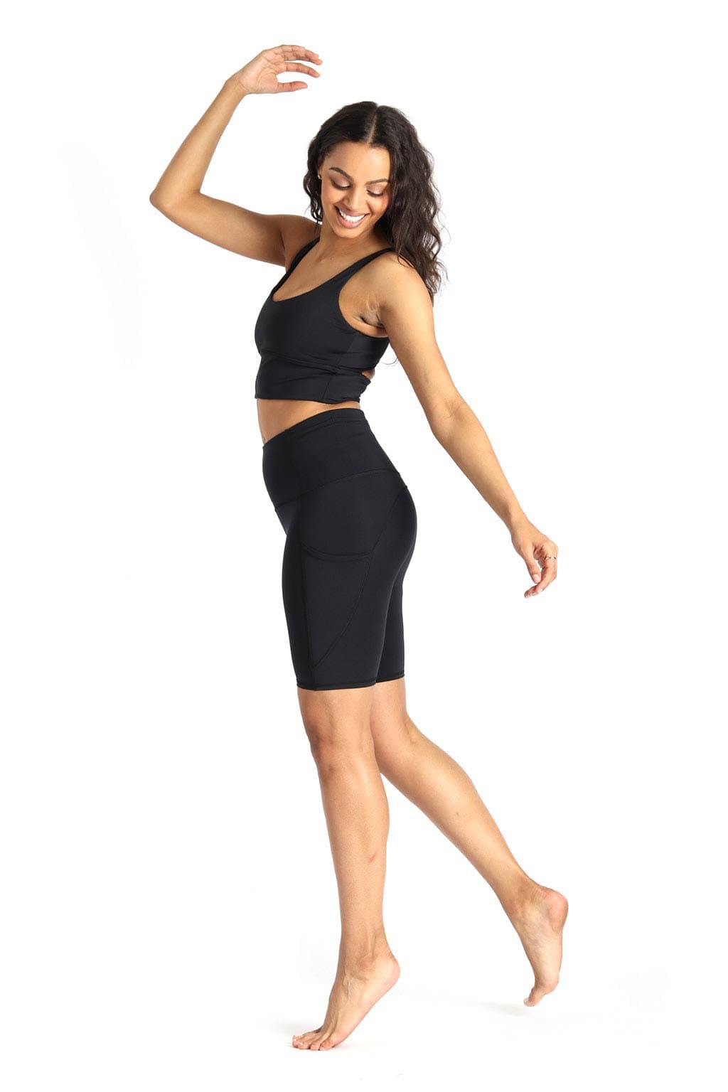Limitless Sports Bra - Jet Black image number 3.0